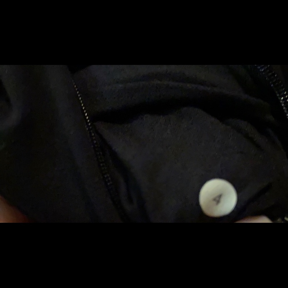 Lululemon Full Zip Jacket w/ zipper pockets - Picture 4 of 4